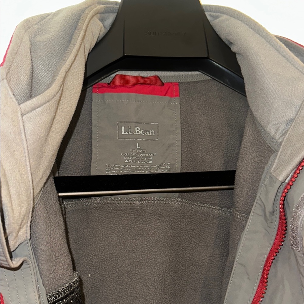 L.L. Bean Men's Red Jacket - Picture 4 of 6